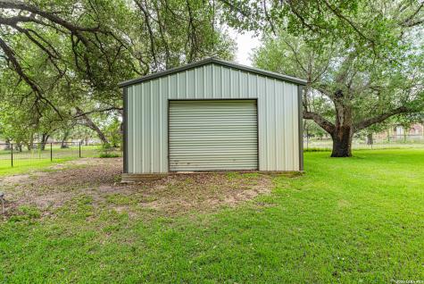 128 Bridgewater Drive La Vernia TX 78121