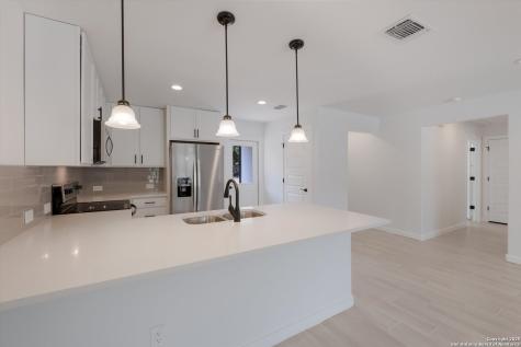 432 Canyon Lake Drive Bandera TX 78003