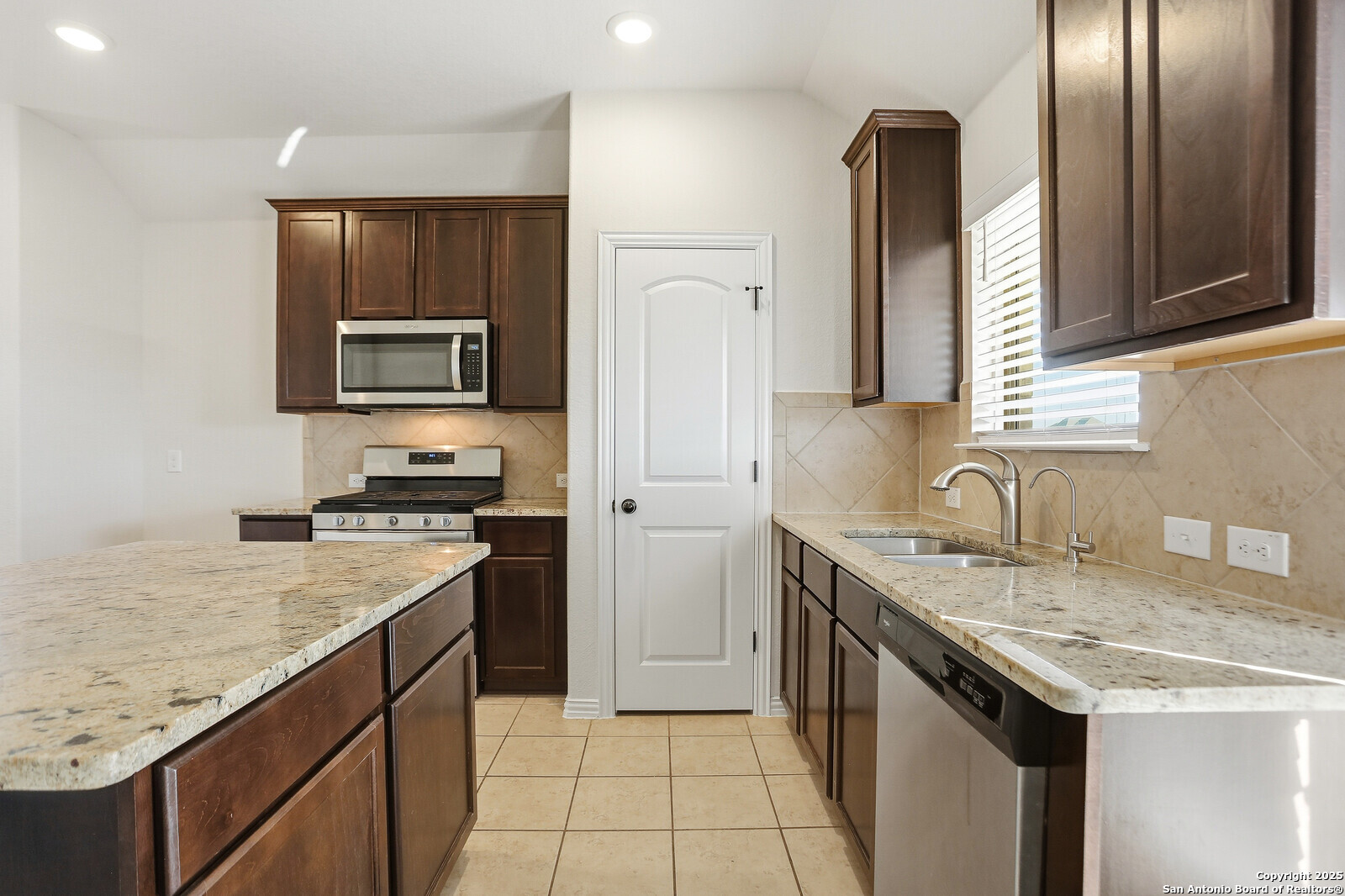 2035 Cowan New Braunfels TX 78132
