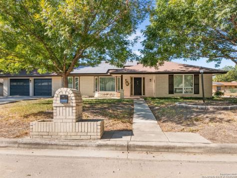541 Balfour Drive Windcrest TX 78239