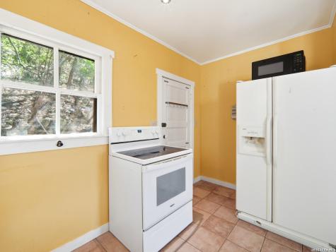 846 Private Road 260 W Mico TX 78056