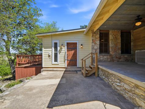 846 Private Road 260 W Mico TX 78056