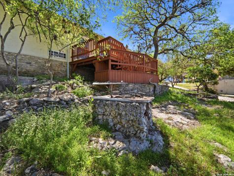 846 Private Road 260 W Mico TX 78056
