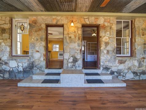 846 Private Road 260 W Mico TX 78056