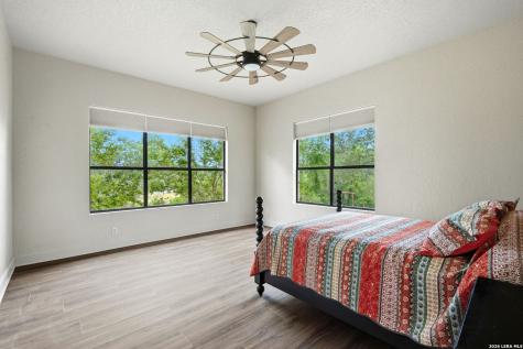 2939 Rolling Oaks Drive New Braunfels TX 78132
