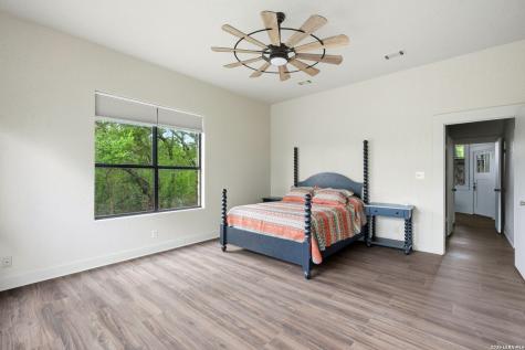 2939 Rolling Oaks Drive New Braunfels TX 78132