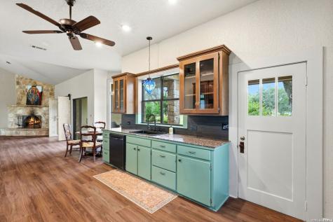 2939 Rolling Oaks Drive New Braunfels TX 78132