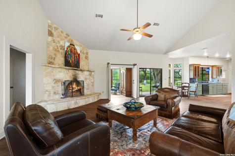 2939 Rolling Oaks Drive New Braunfels TX 78132