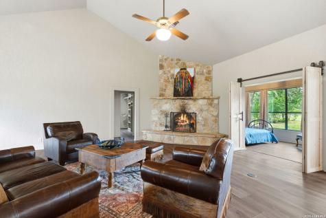 2939 Rolling Oaks Drive New Braunfels TX 78132