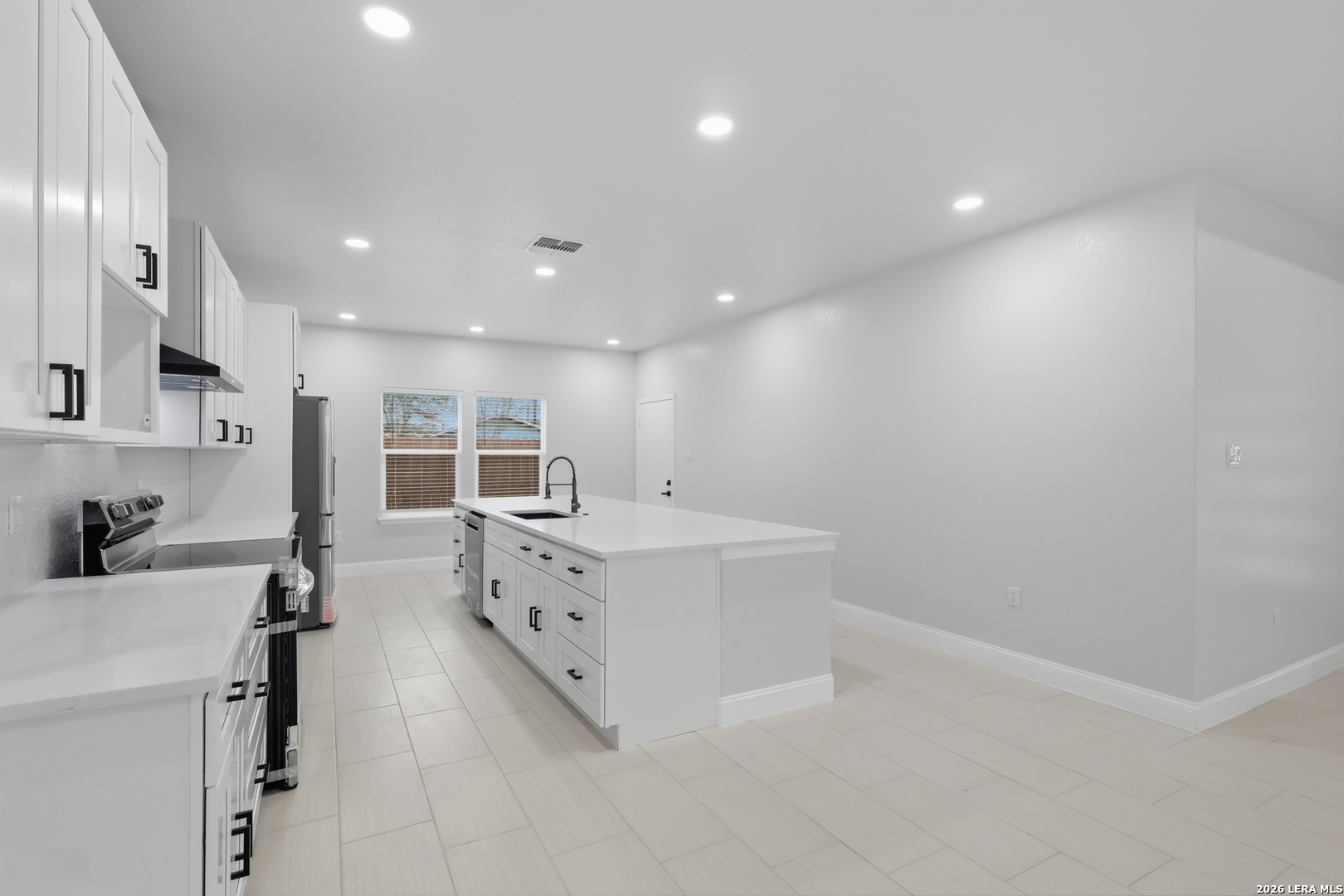 1635 E Chavaneaux San Antonio TX 78214