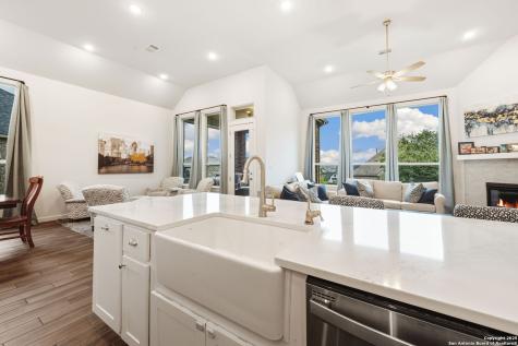 120 Quiet Oak San Marcos TX 78666