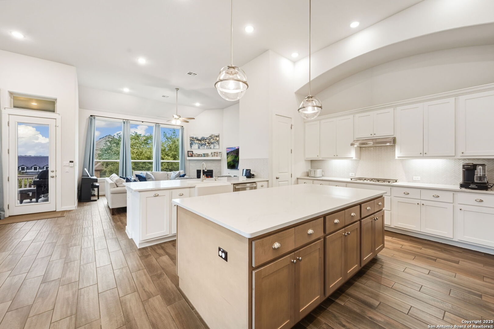 120 Quiet Oak San Marcos TX 78666
