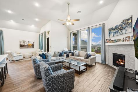120 Quiet Oak San Marcos TX 78666