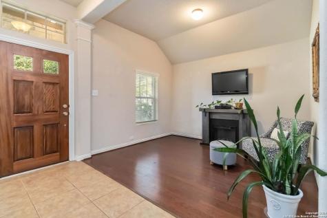 1922 Lindal Pointe San Antonio TX 78260