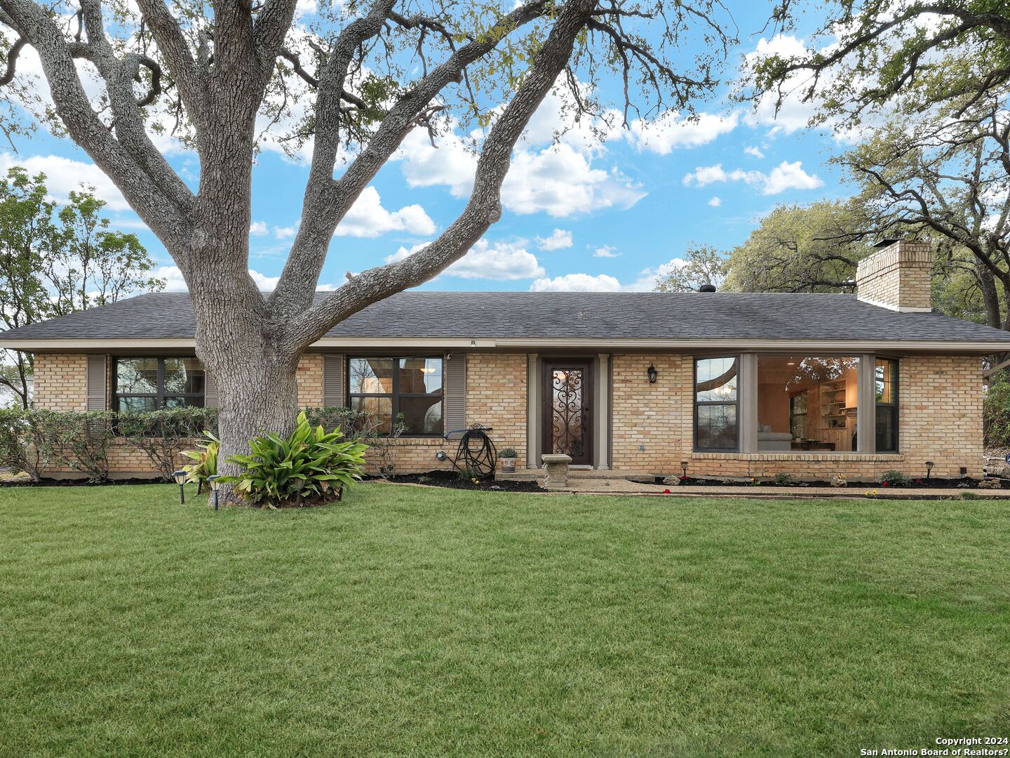 703 W Crestline Drive San Antonio TX 78228