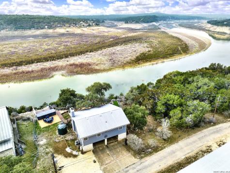 309 & 314 Sunset Lakehills TX 78063