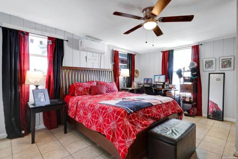 538 Golden Crown Drive San Antonio TX 78223