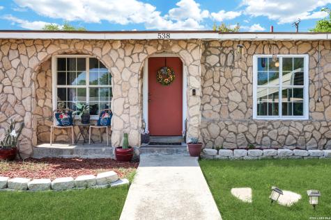 538 Golden Crown Drive San Antonio TX 78223