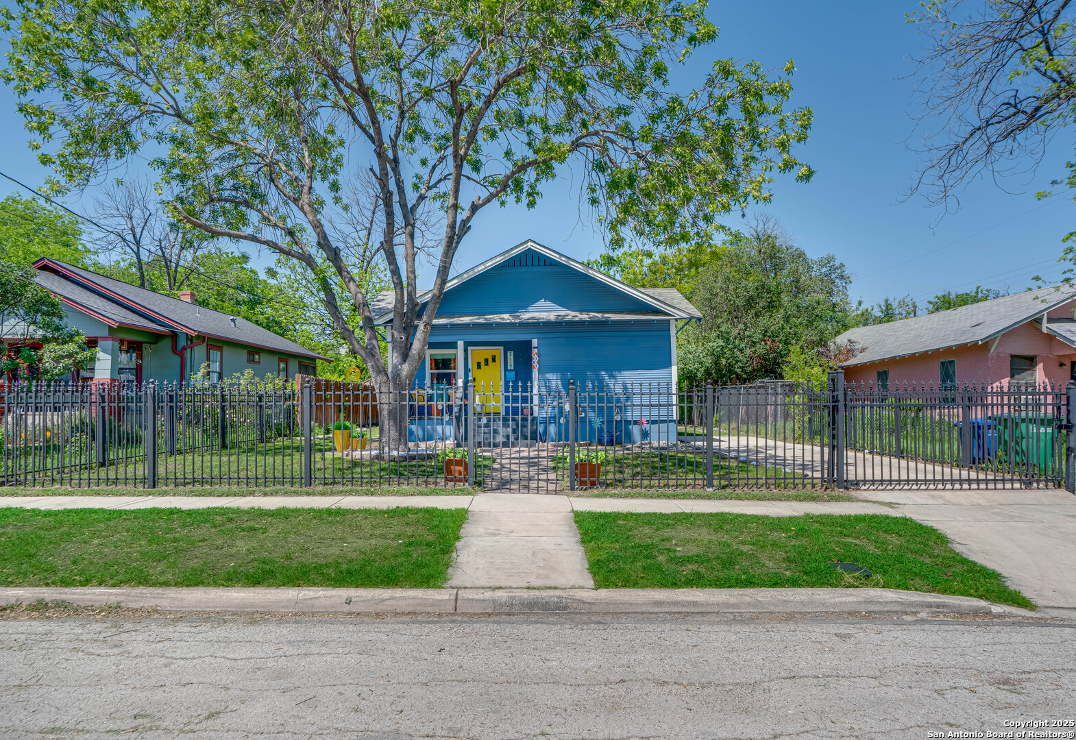 1505 W Craig Place San Antonio TX 78201