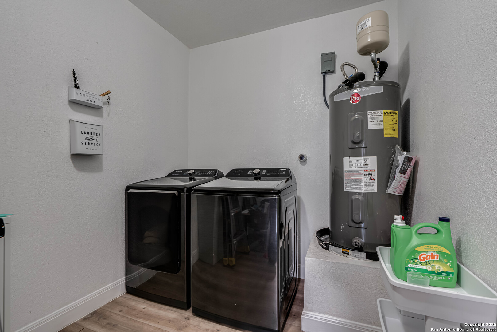 1505 W Craig Place San Antonio TX 78201