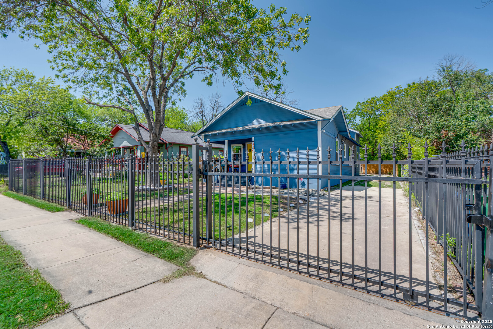 1505 W Craig Place San Antonio TX 78201
