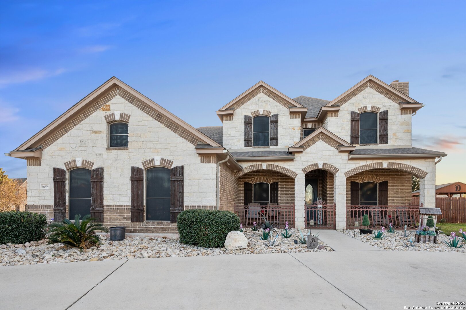 6904 Laura Heights Schertz TX 78154