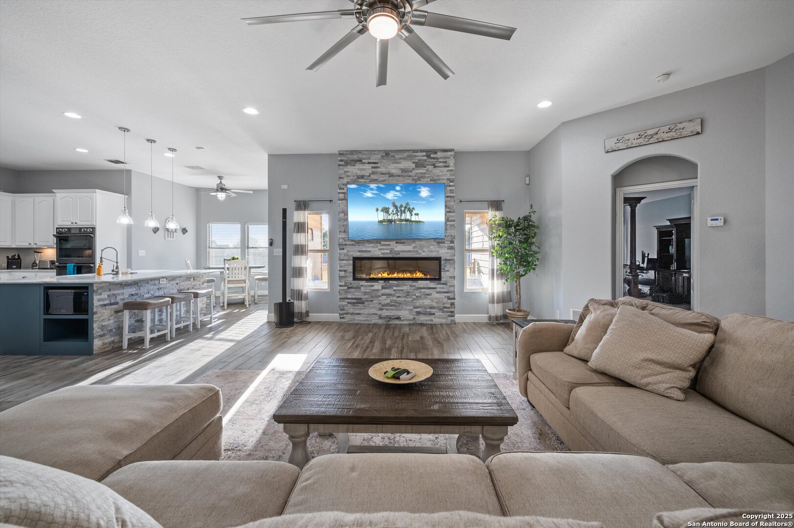 6904 Laura Heights Schertz TX 78154