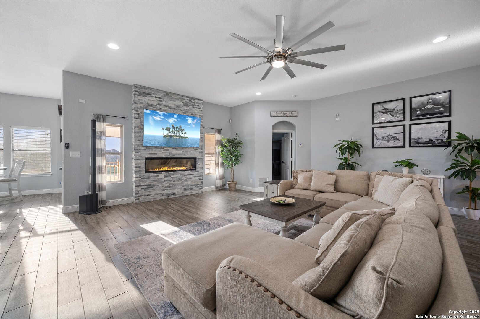6904 Laura Heights Schertz TX 78154