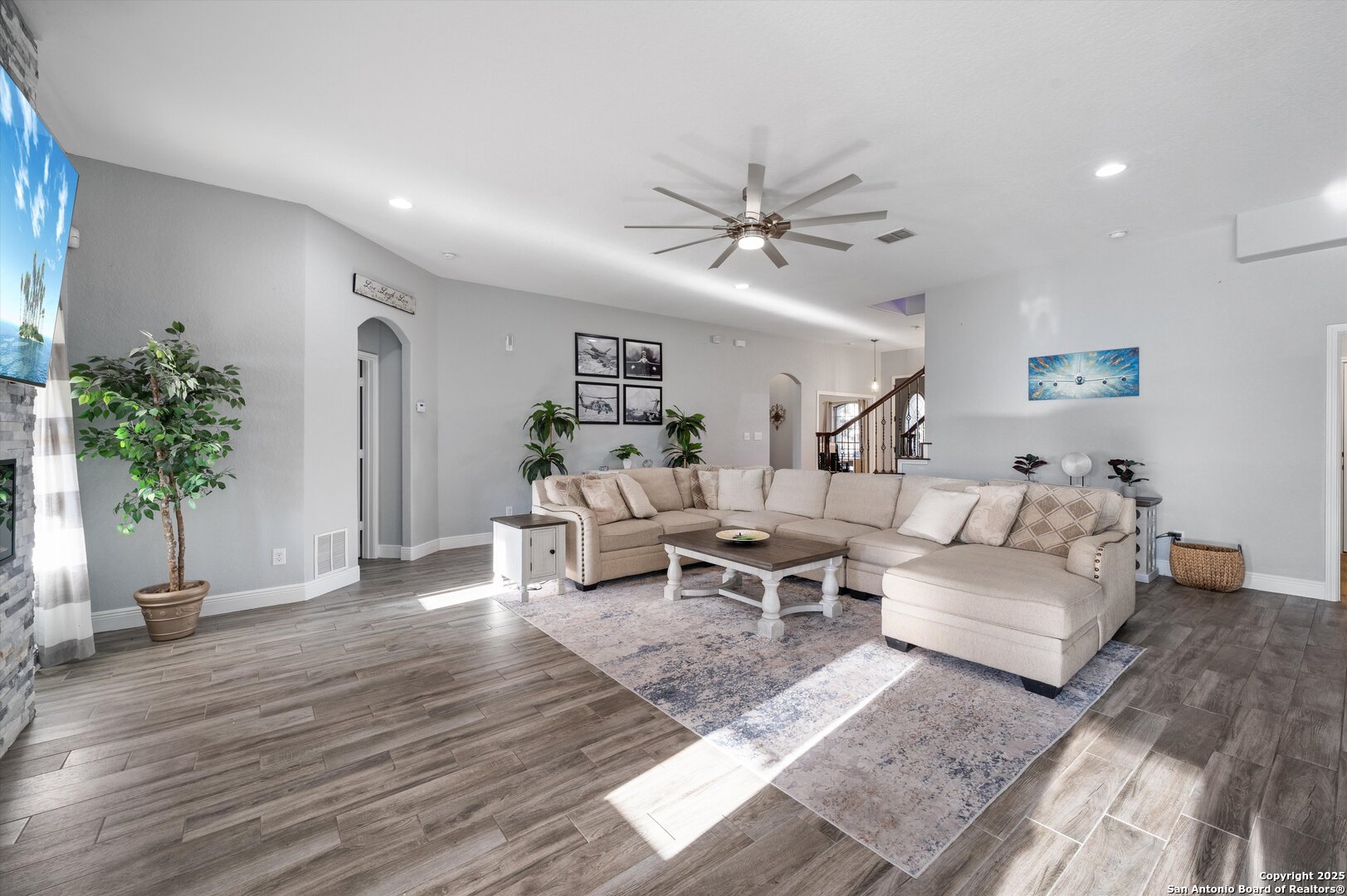 6904 Laura Heights Schertz TX 78154