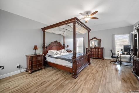 6904 Laura Heights Schertz TX 78154