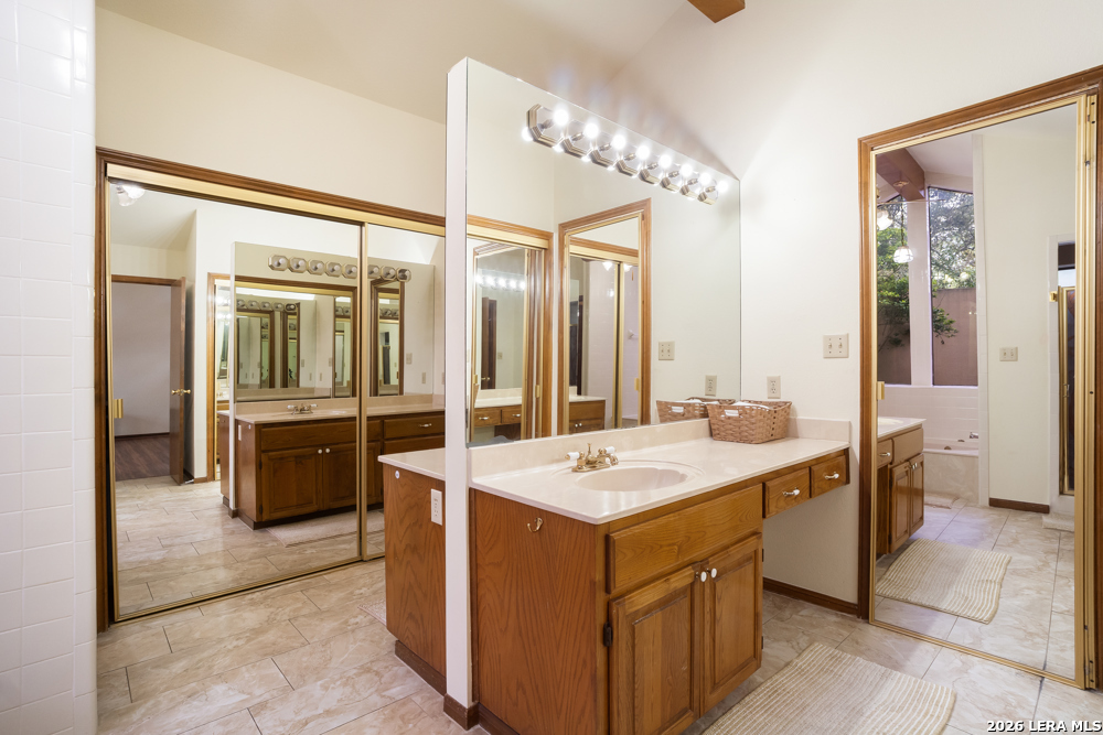 13137 Hunters Ledge San Antonio TX 78230