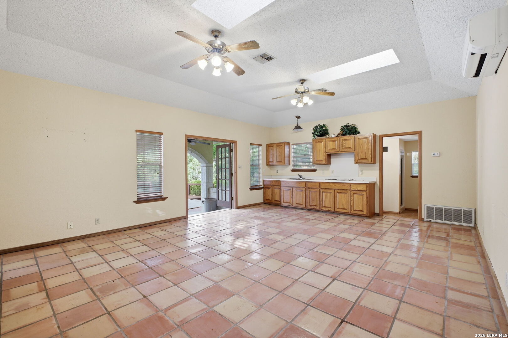 419 S Rolling View San Antonio TX 78253