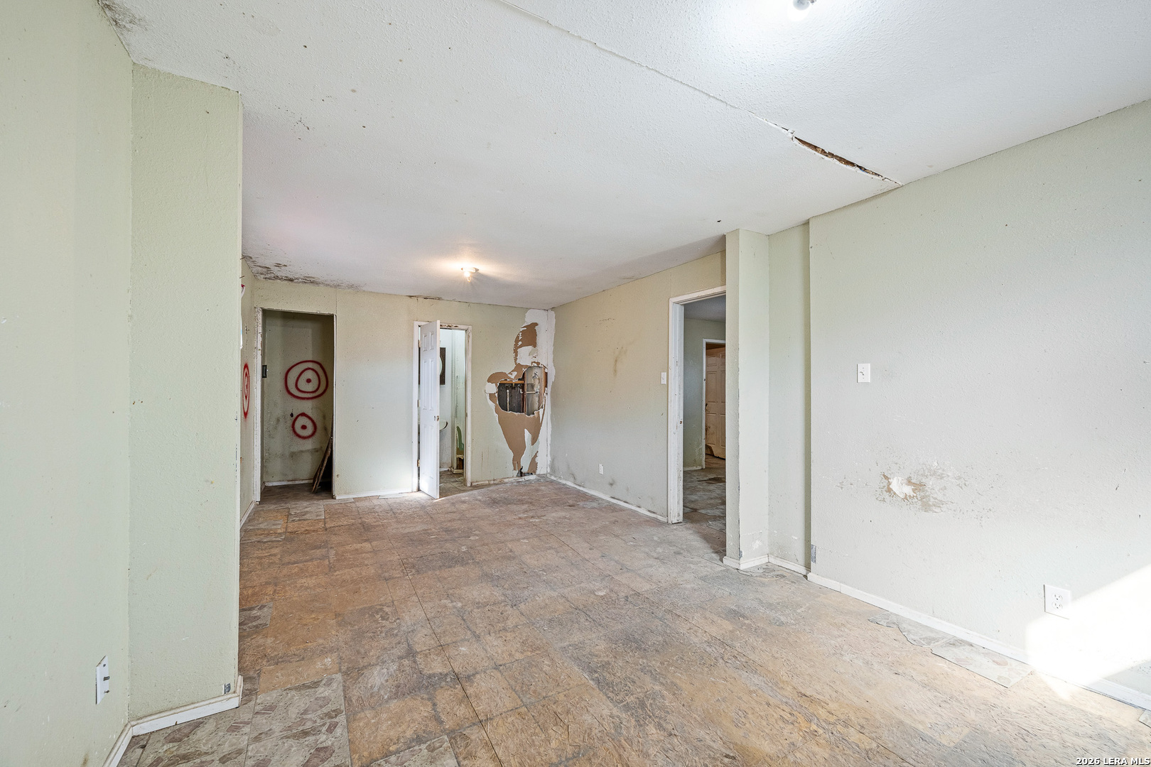920 S San Joaquin San Antonio TX 78237