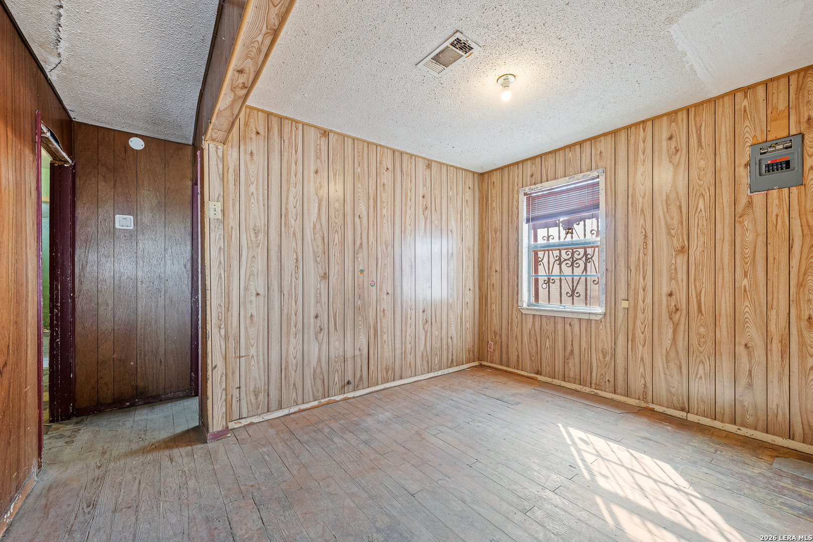 920 S San Joaquin San Antonio TX 78237