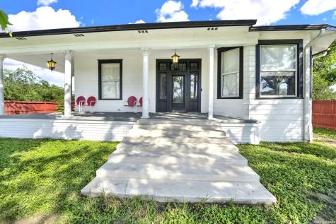 914 Gentilz Street Castroville TX 78009