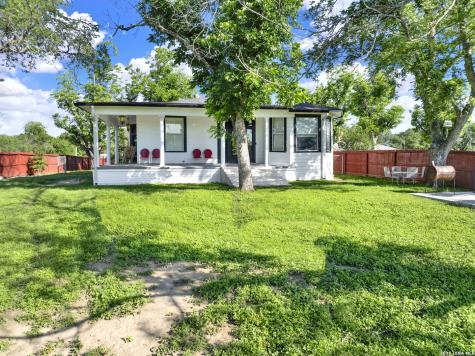 914 Gentilz Street Castroville TX 78009
