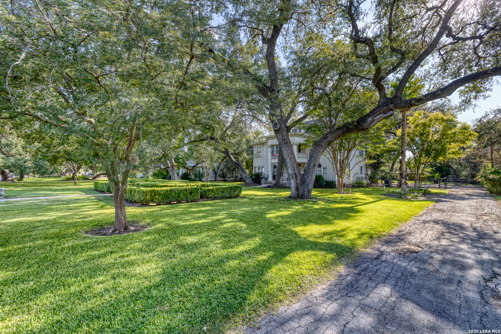 423 N Park Street Uvalde TX 78801