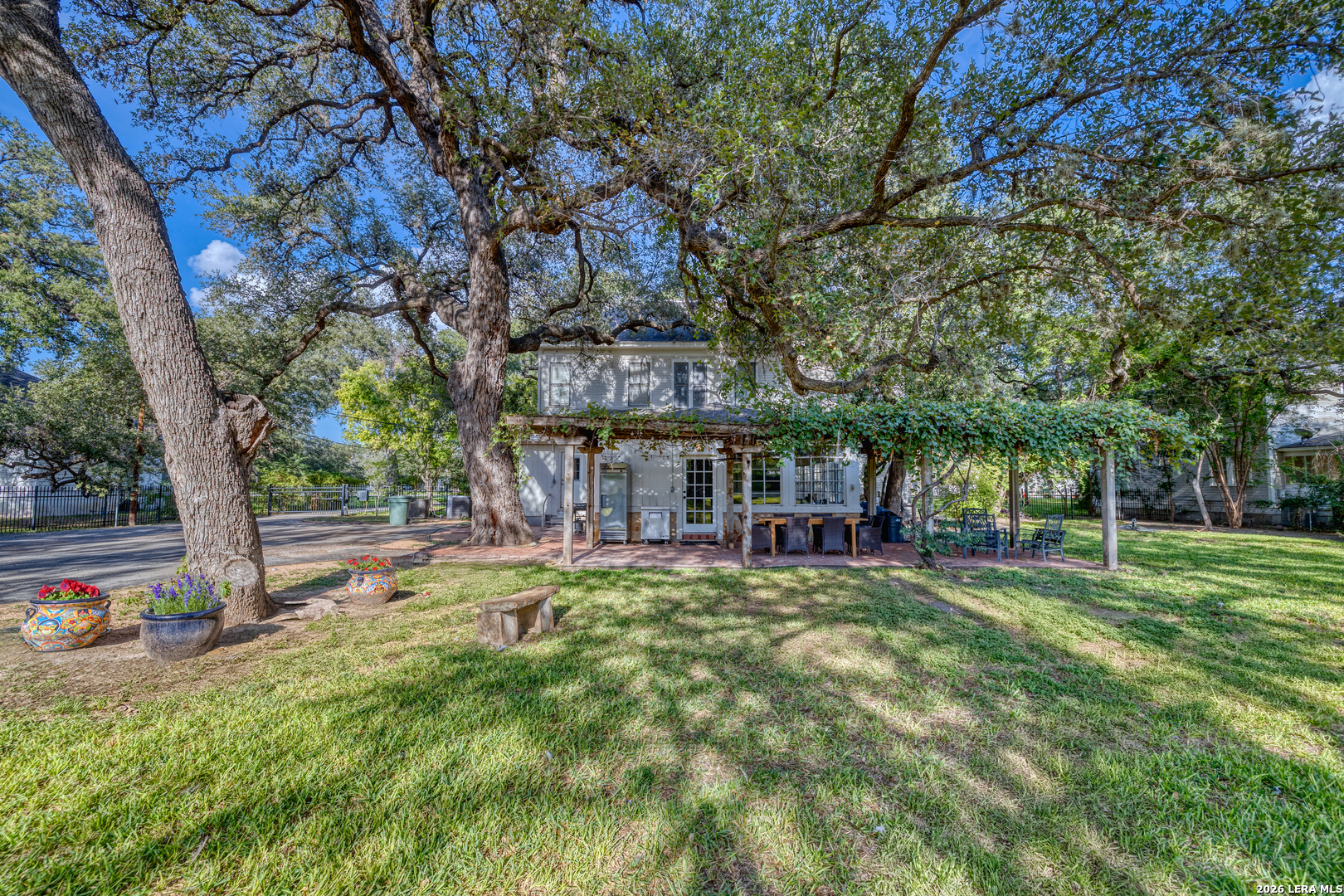 423 N Park Street Uvalde TX 78801