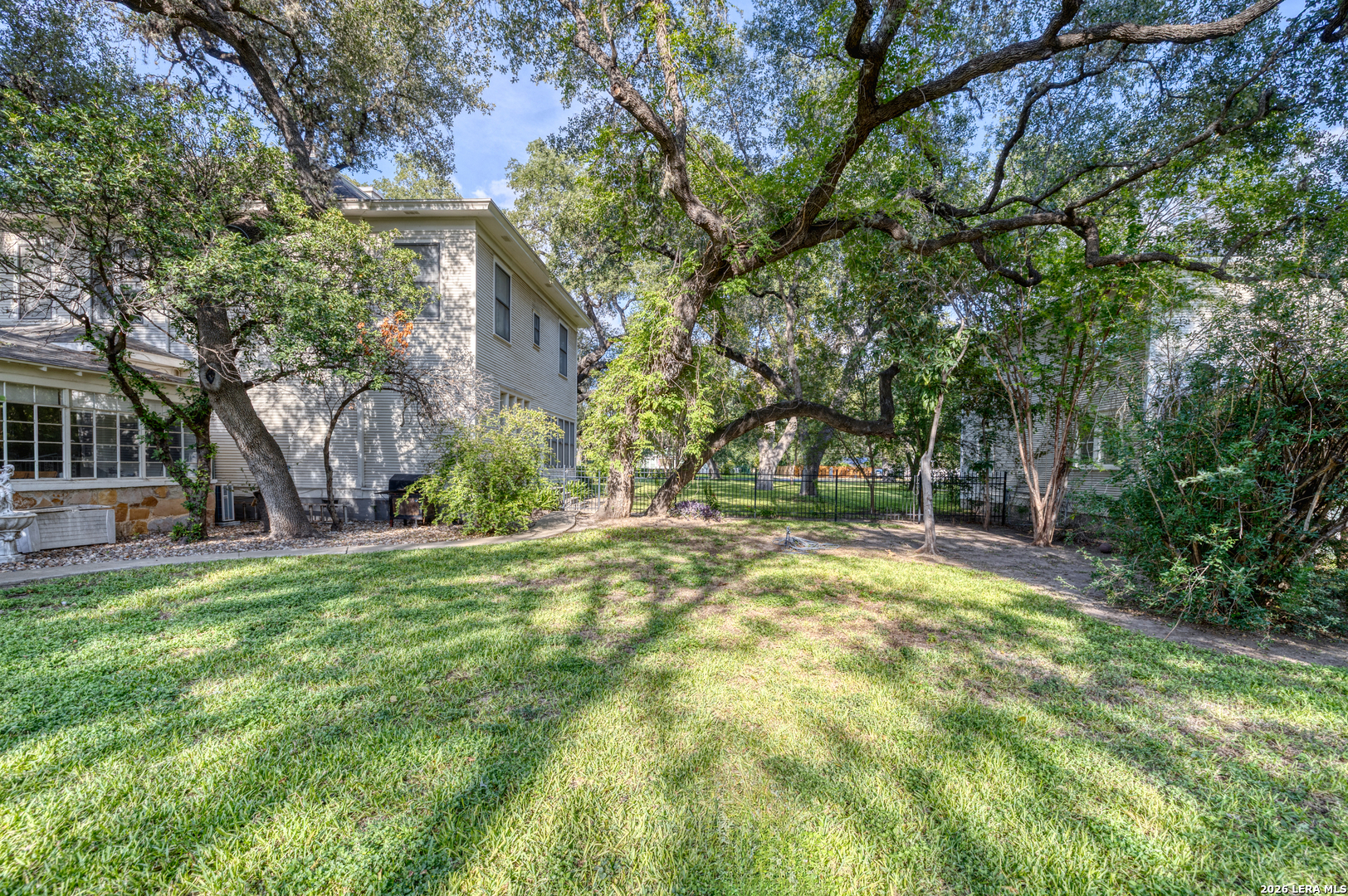 423 N Park Street Uvalde TX 78801