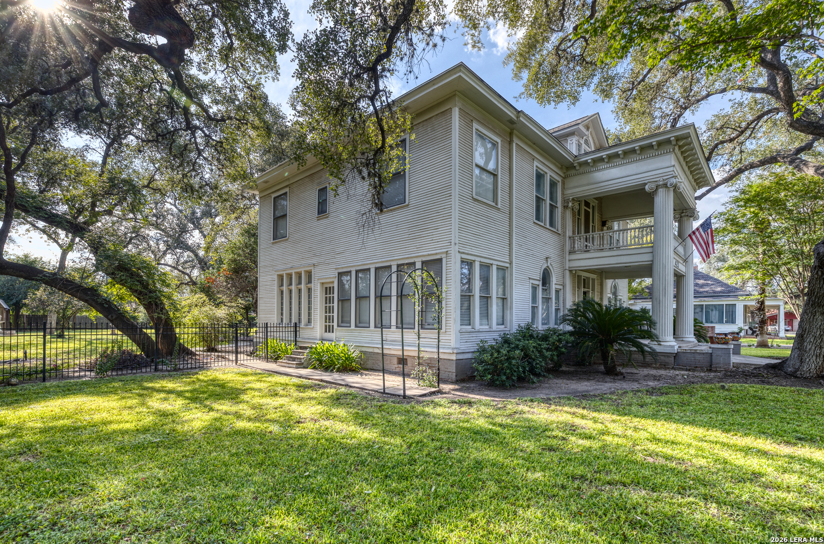 423 N Park Street Uvalde TX 78801