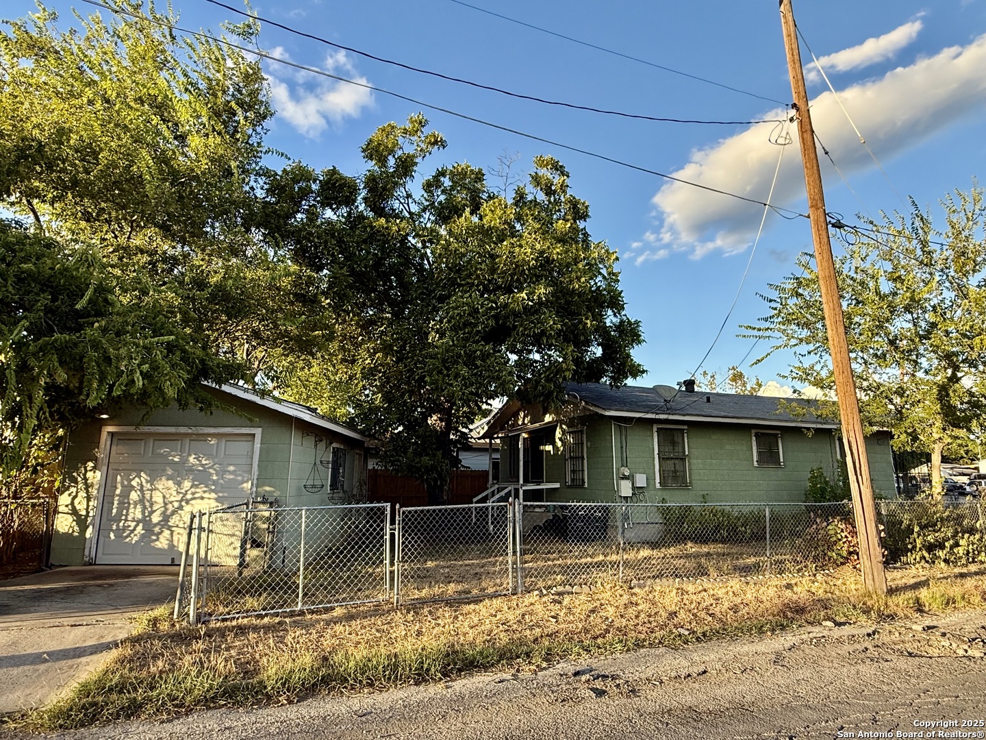 221 Somerset San Antonio TX 78211