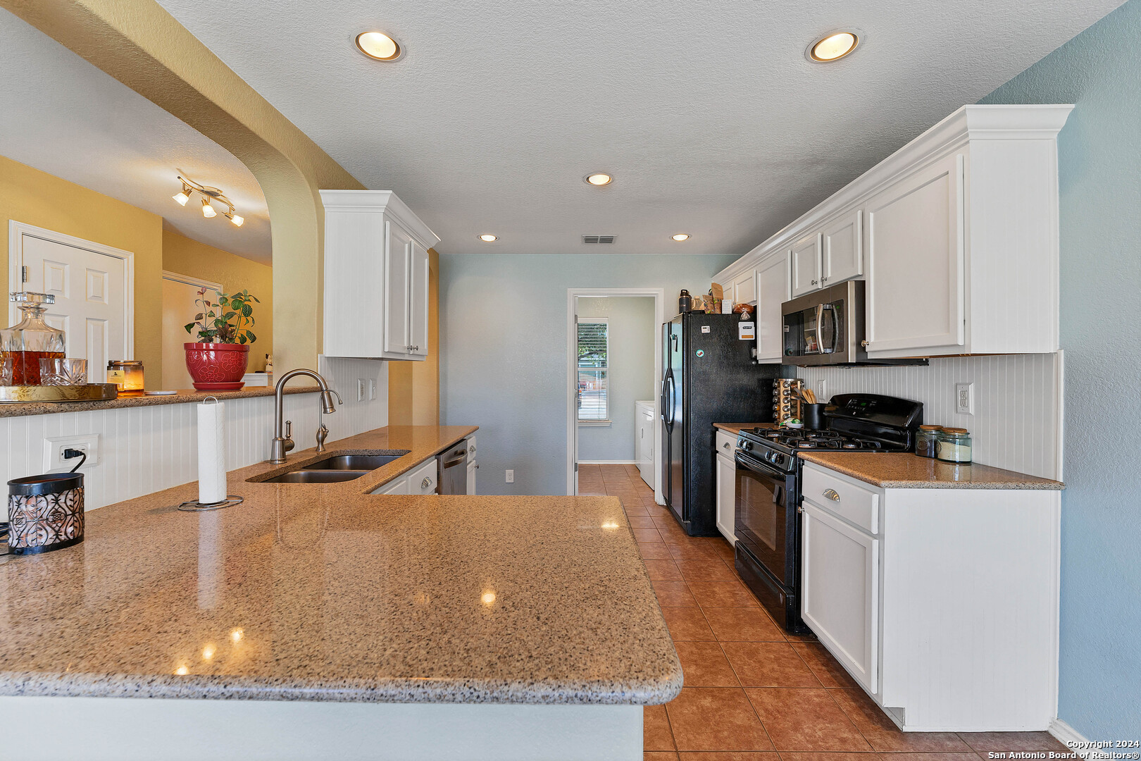 2311 Salmon Creek Converse TX 78109