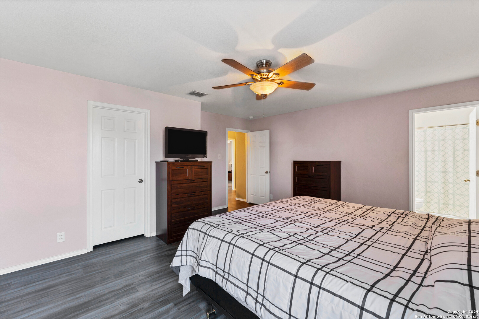 2311 Salmon Creek Converse TX 78109