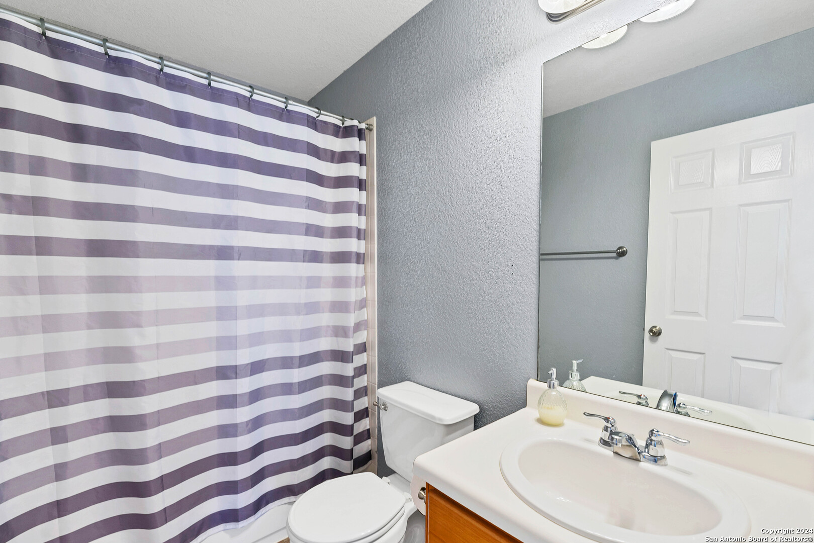 2311 Salmon Creek Converse TX 78109