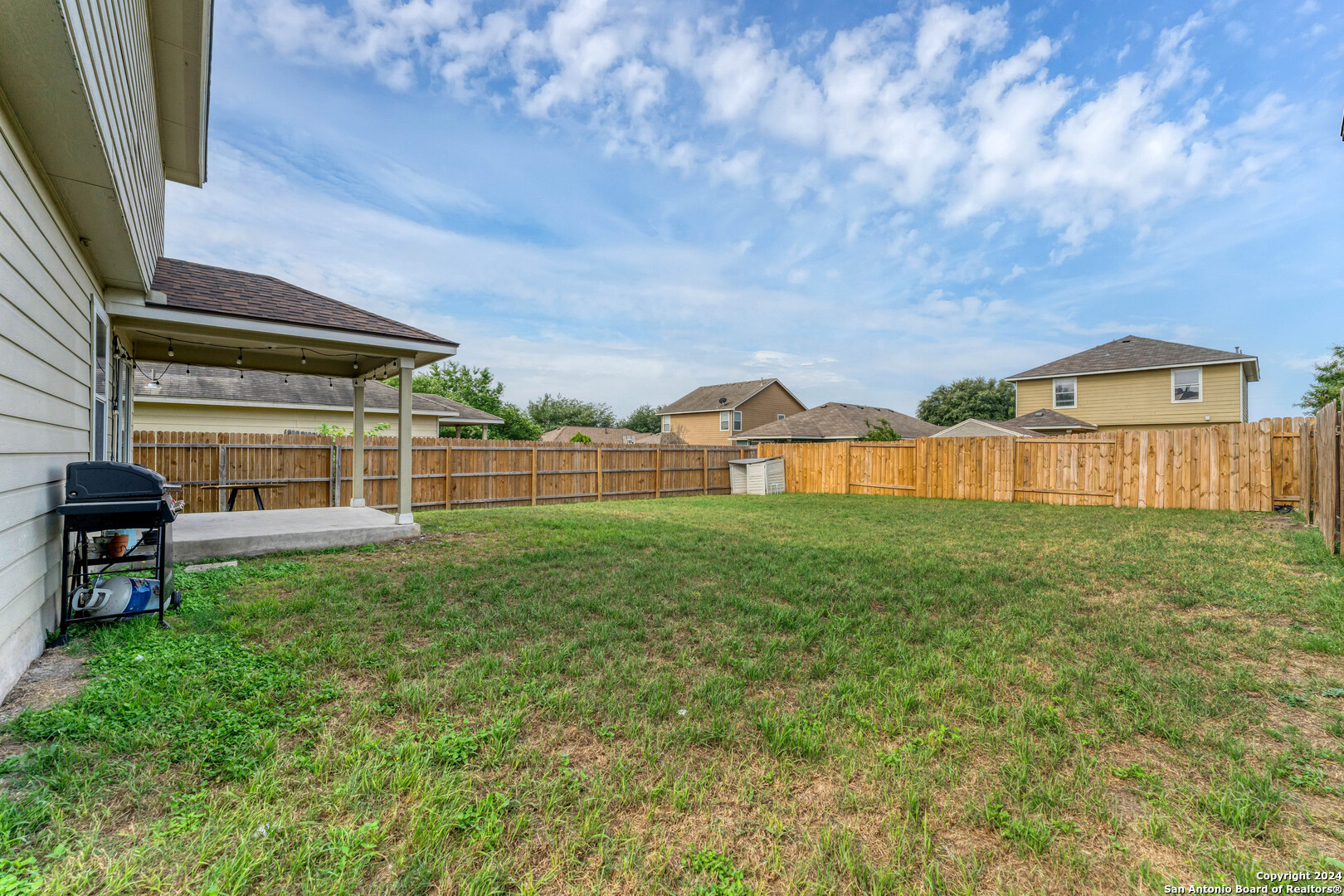 2311 Salmon Creek Converse TX 78109