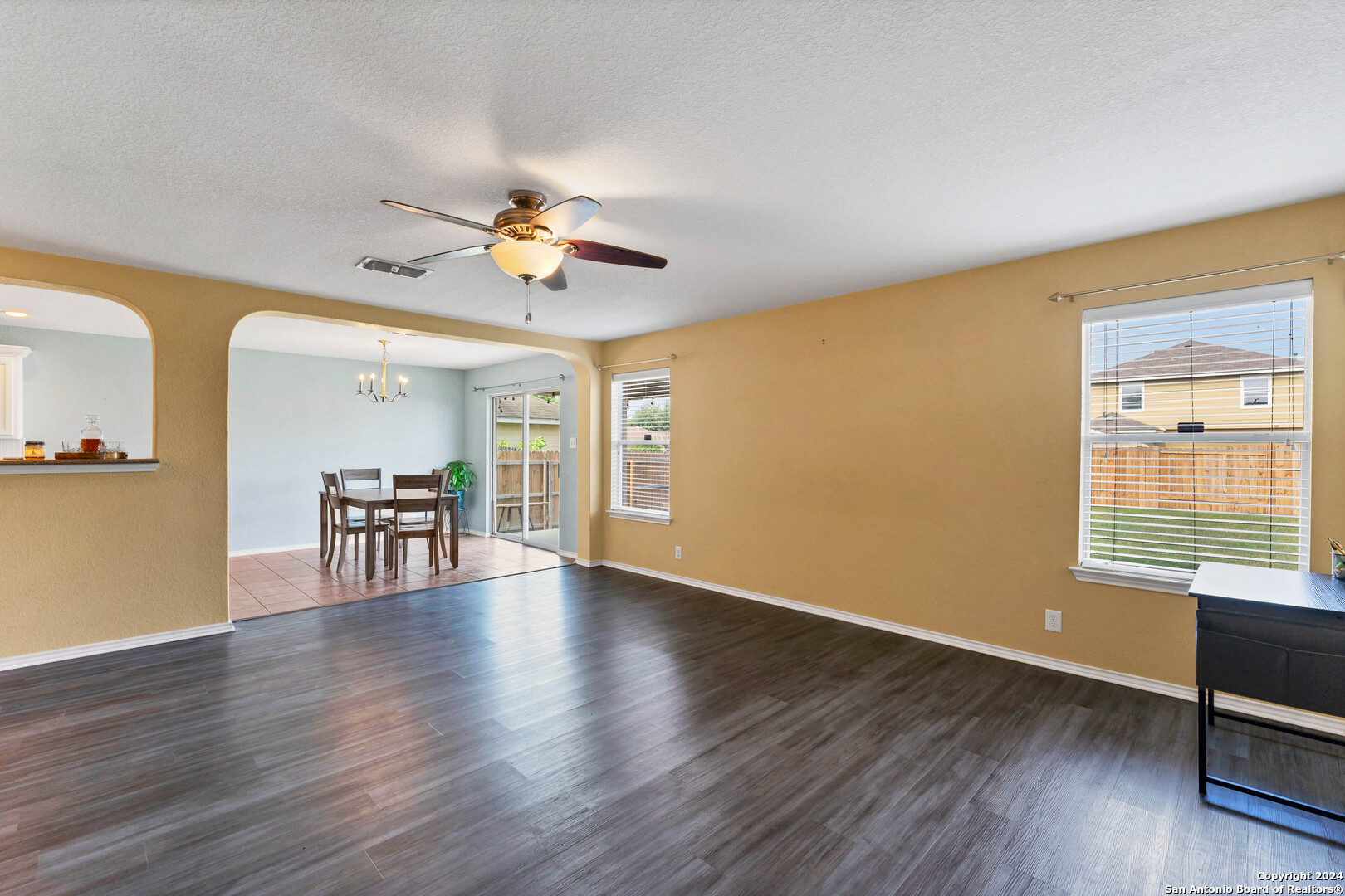2311 Salmon Creek Converse TX 78109