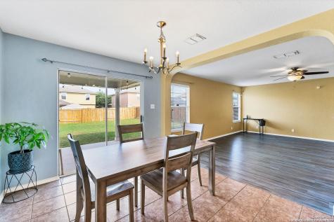2311 Salmon Creek Converse TX 78109