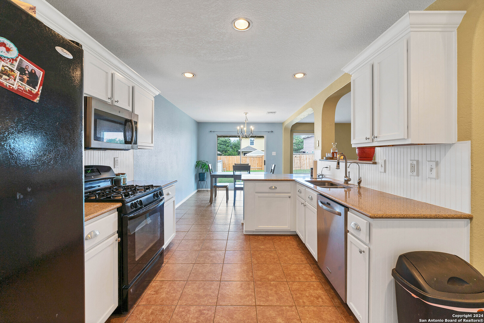 2311 Salmon Creek Converse TX 78109