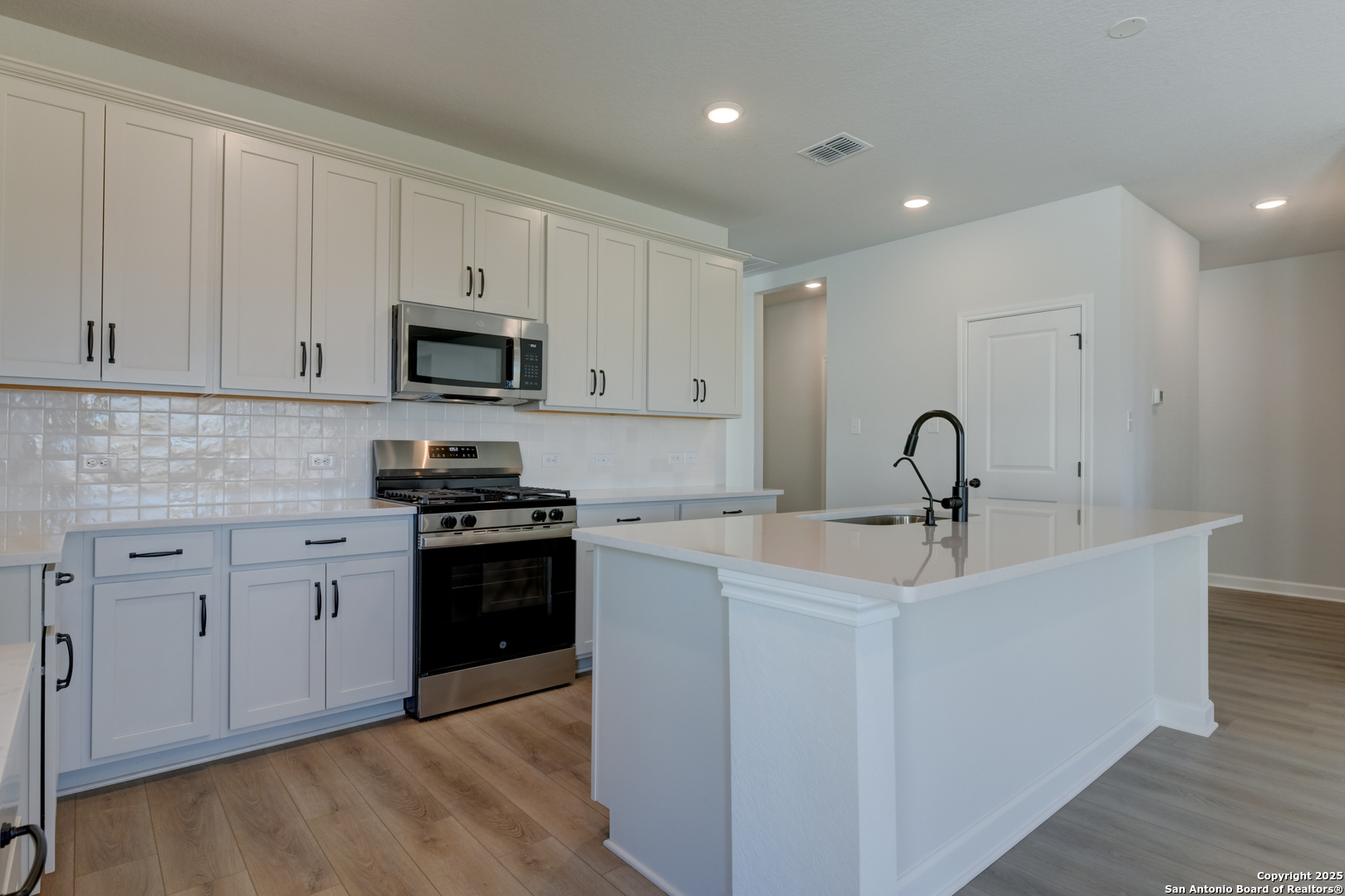 137 Beveridge Seguin TX 78155