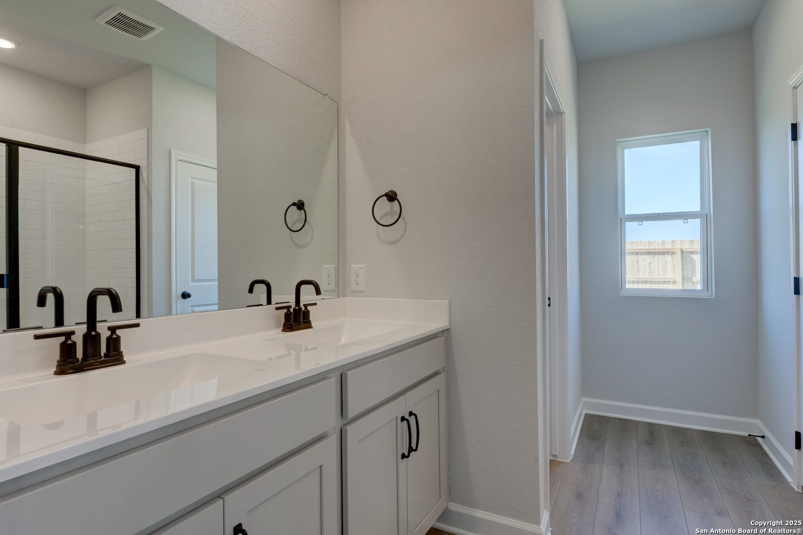 137 Beveridge Seguin TX 78155